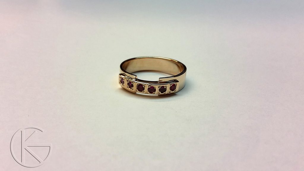 Ehtesõrmus kividega