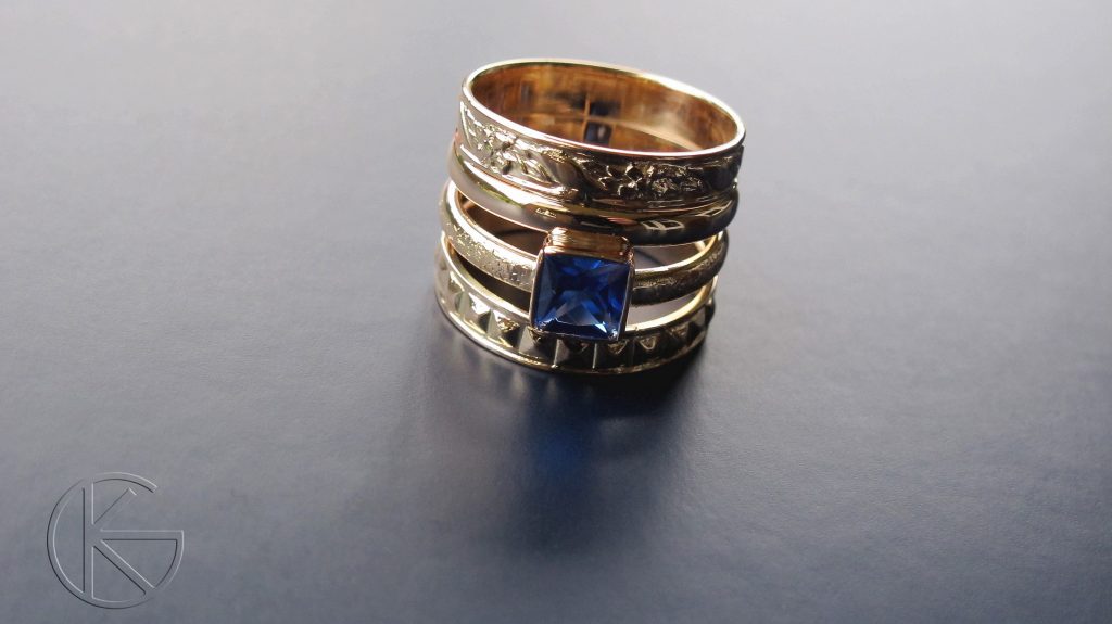 Ehtesõrmus kiviga liidetuna mitmest sõrmusest