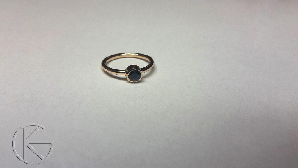 Lapse ristimissõrmus safiiriga