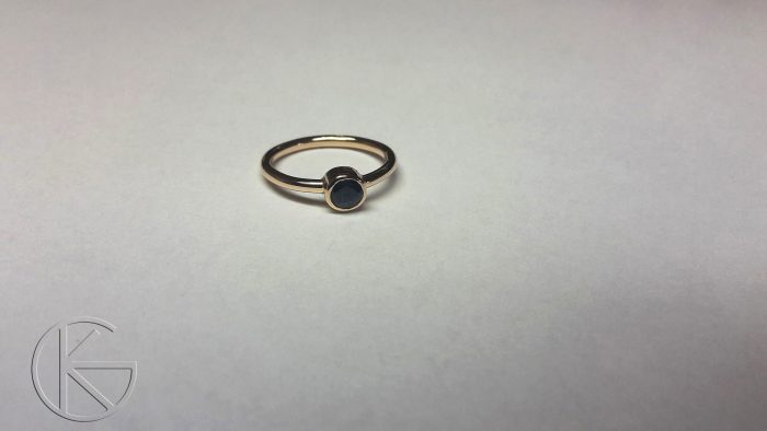 Lapse ristimissõrmus safiiriga