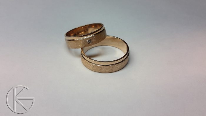 Abielusõrmus kiviga