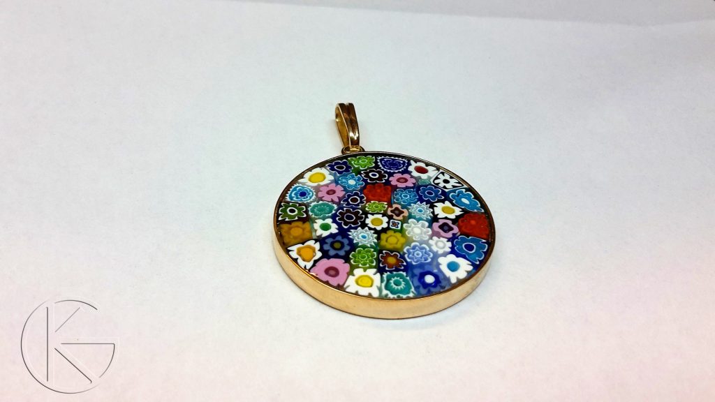 Ripats kiviga lilledega