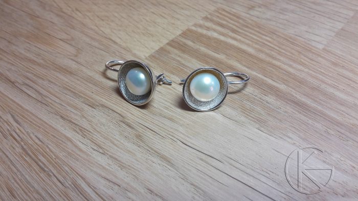 Hõbedast kõrvarõngad naturaalsete pärlitega