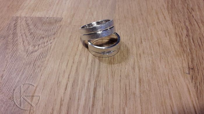 Mateeritud hõbedast abielusõrmused