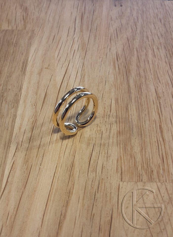 Kullast varbarõngas