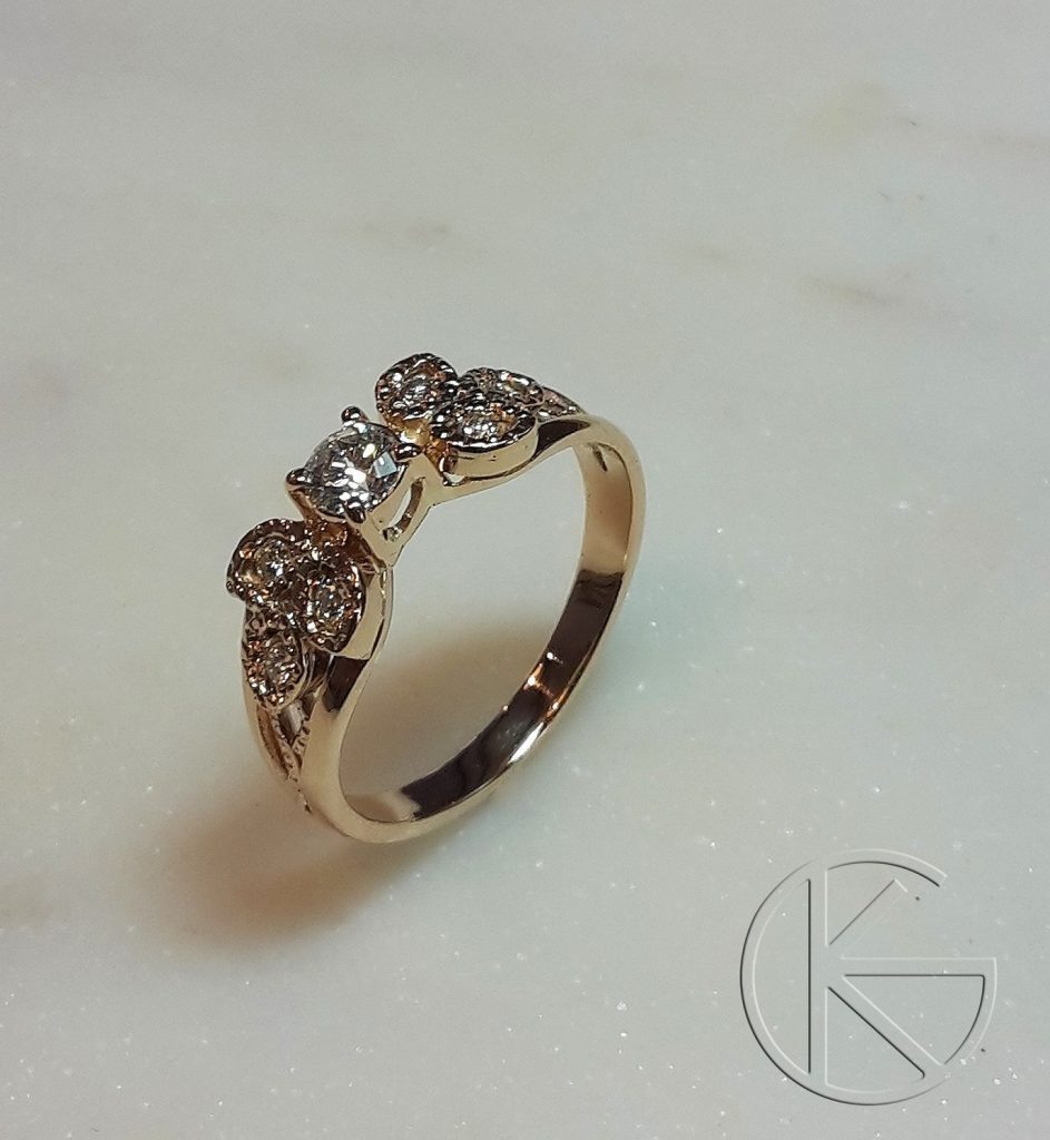 Kuldsõrmus briljantidega (kokku 0,40 ct)