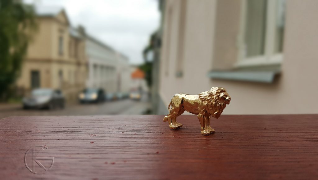 Kullast ripats - lõvi