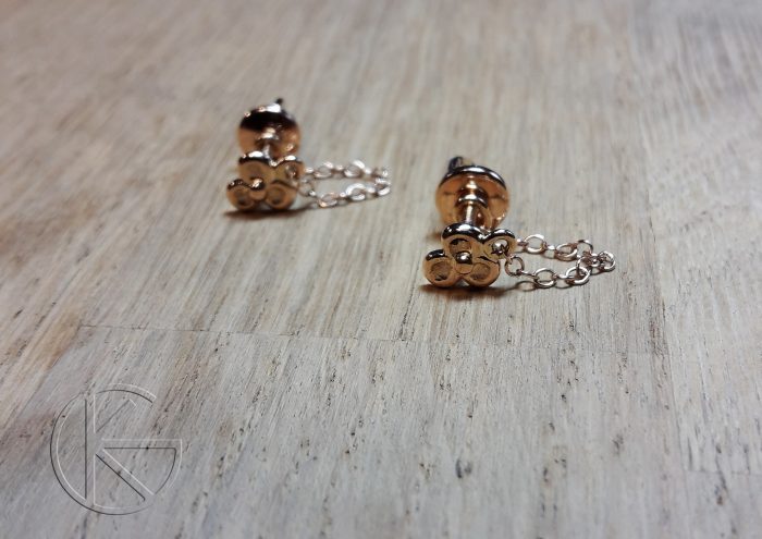 Kullast kõrvarõngad keermega tagustega