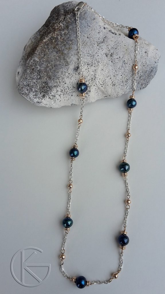 Kaelakee hõbe-kuld looduslike pärlitega