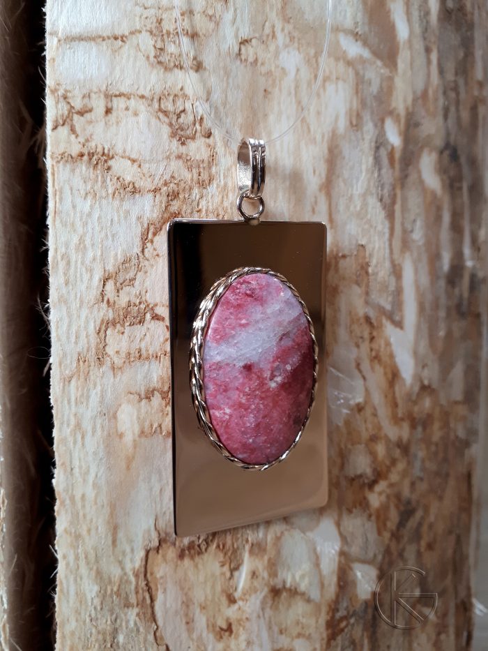 Kullast ripats thuliidiga