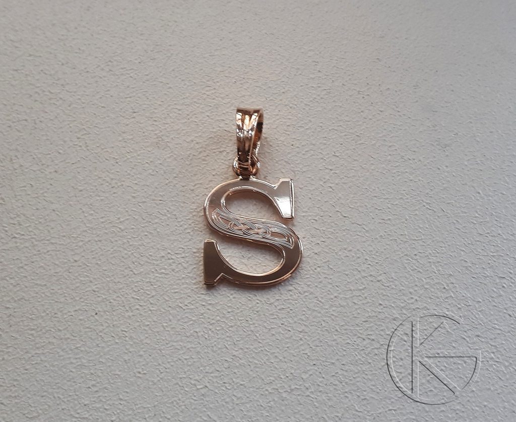 Kullast ripats - täht