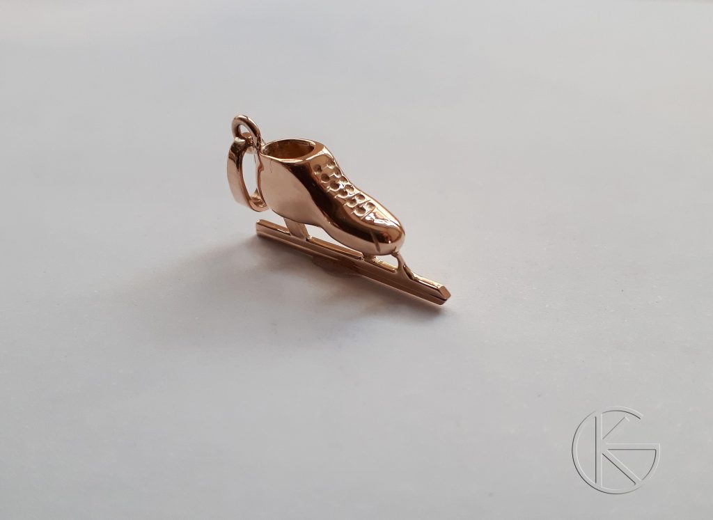 Kullast ripats - uisk