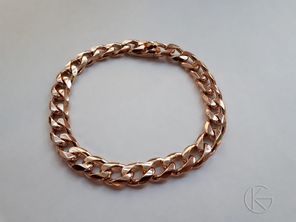 Meeste kullast käekett