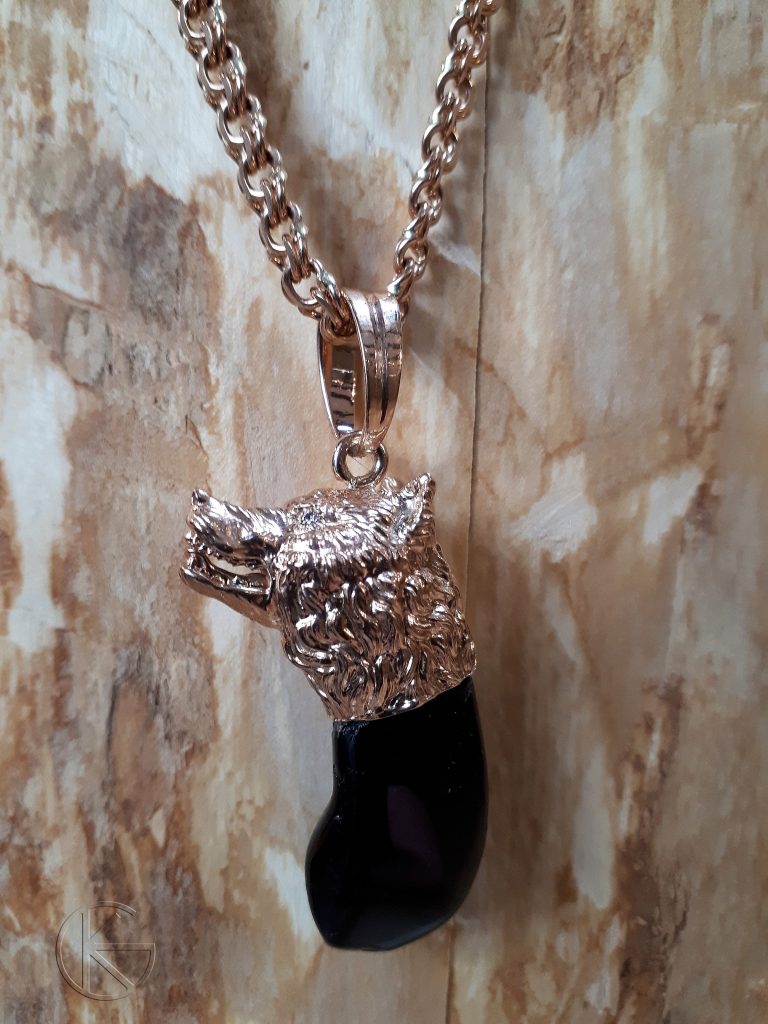 Kullast hunt briljantide ja ahhaadiga