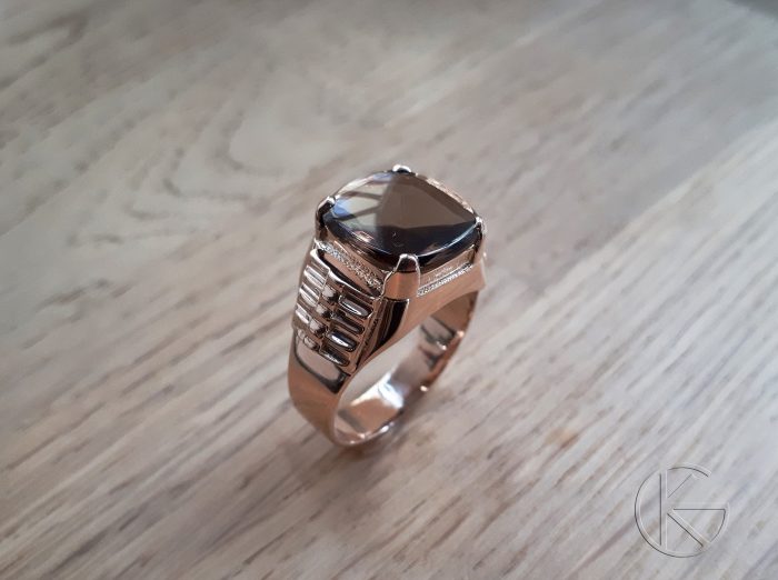 Kullast meeste klotser suitsukvartsiga