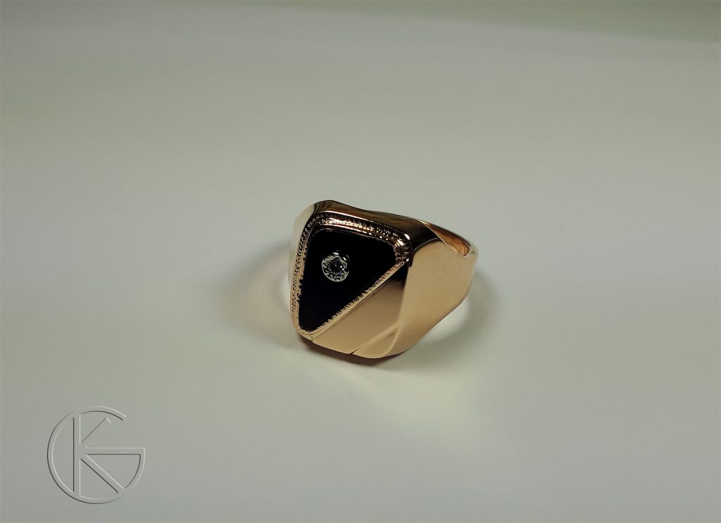 Meeste kullast klotser oonüksi ja briljandiga