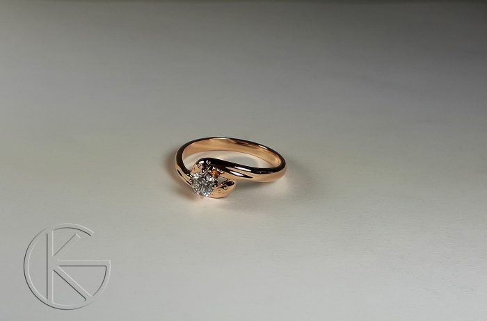 Kullast sõrmus briljandiga 0,2ct