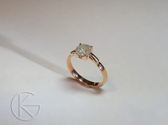 Kullast sõrmus briljandiga 1,01ct