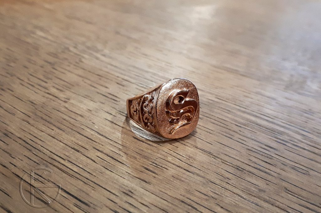 Kullast meeste klotser