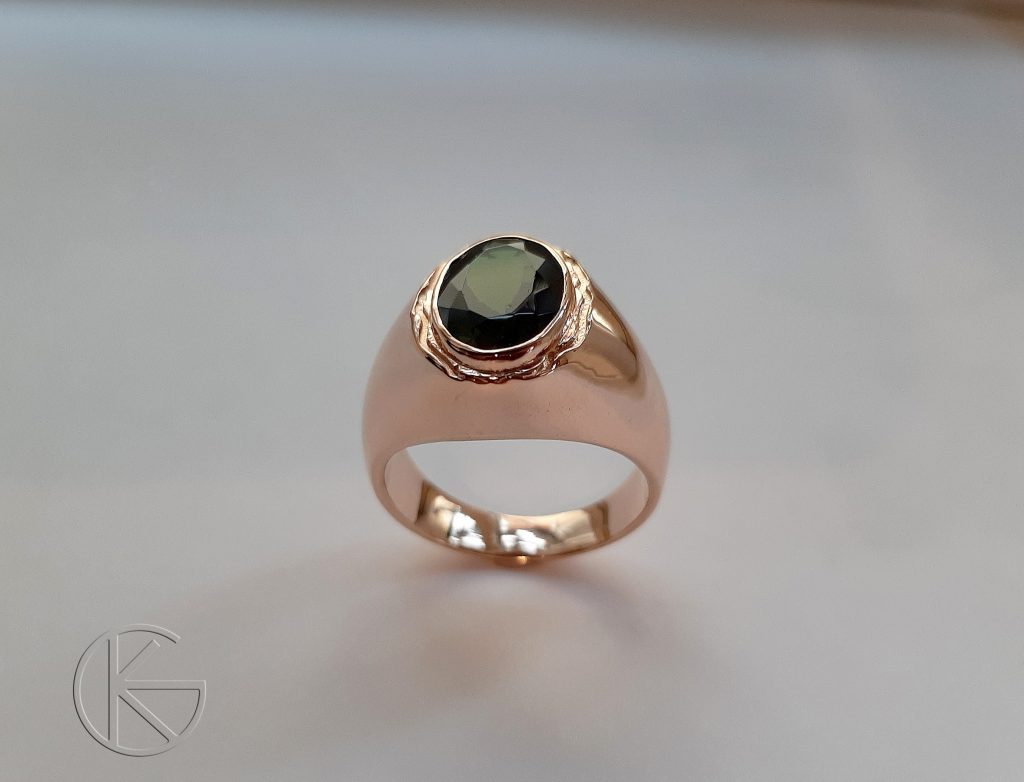 Meeste kullast klotser loodusliku turmaliiniga