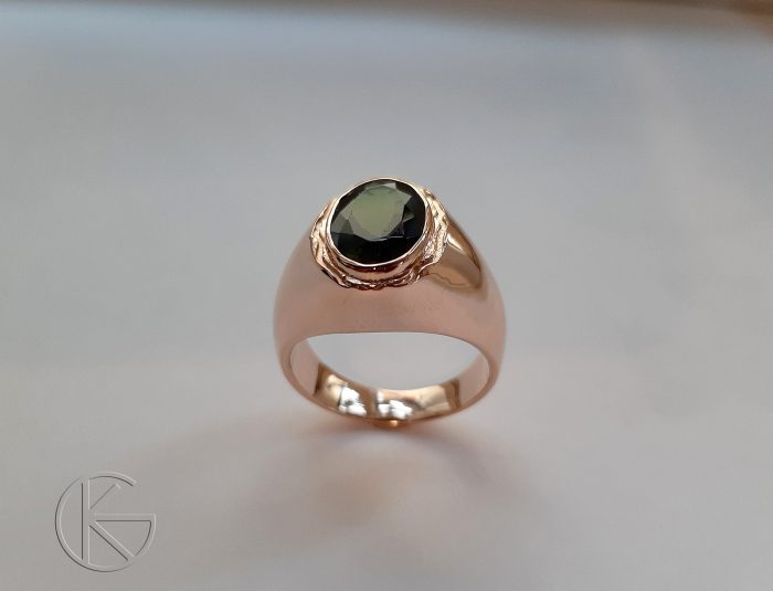 Meeste kullast klotser loodusliku turmaliiniga