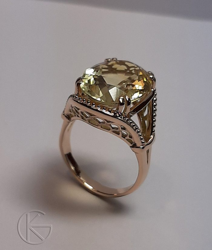 Kullast sõrmus tsitriiniga