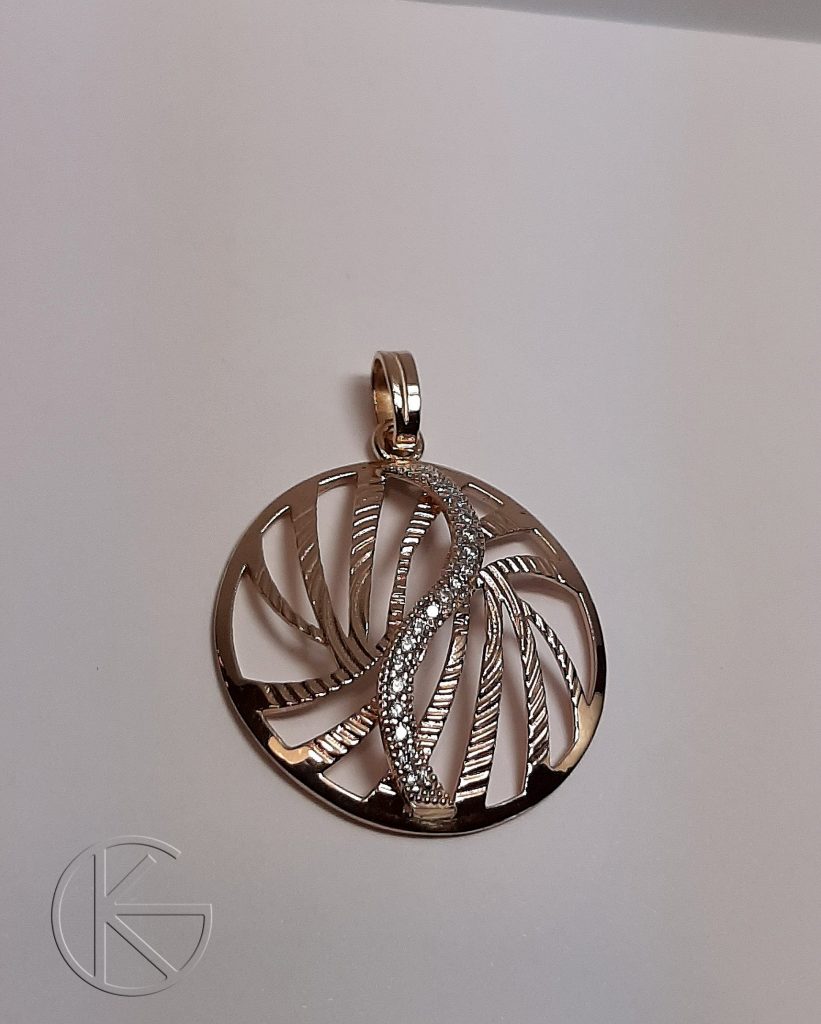 Kullast ripats tsirkoonidega