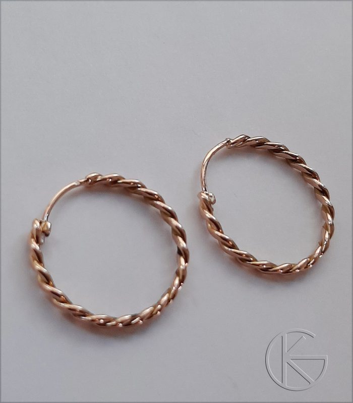 Kullast kõrvarõngad