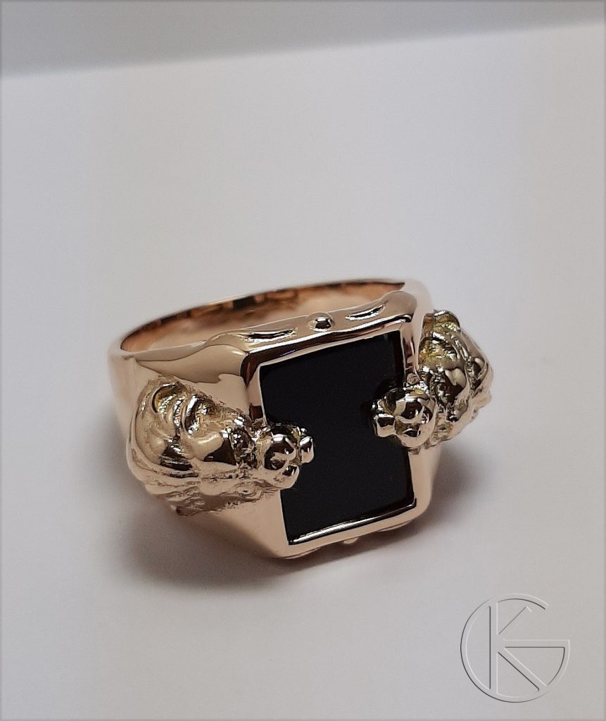 Kullast klotser oonüksiga