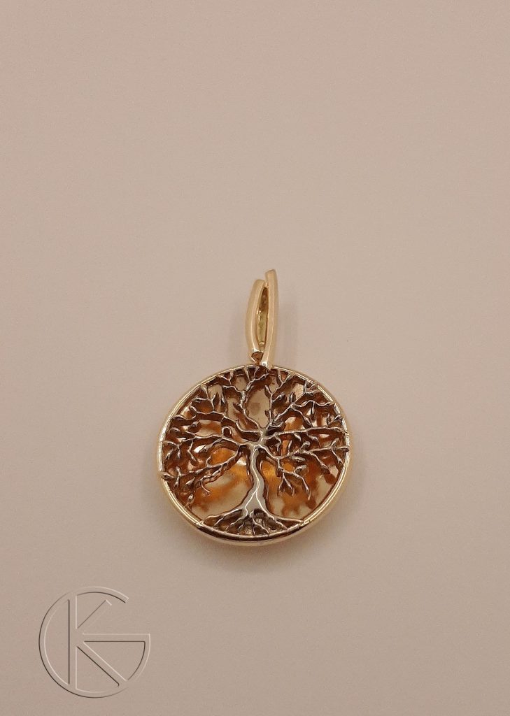 Kullast ripats - elupuu