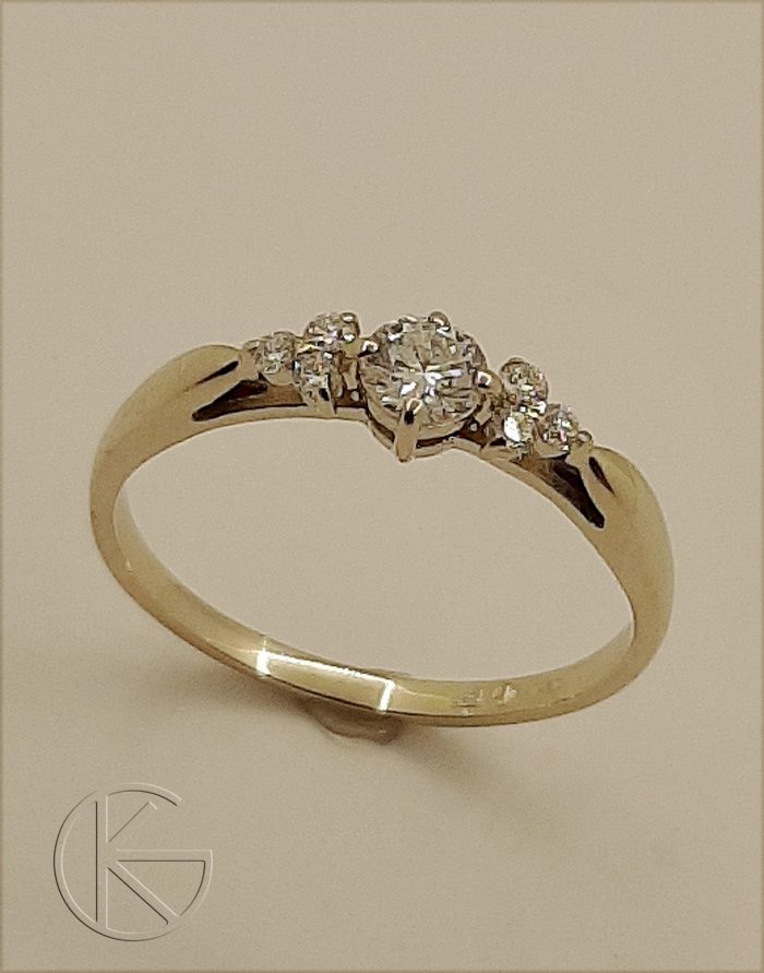 Kullast sõrmus briljantidega 0,33ct