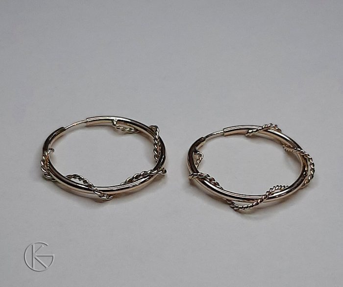 Kullast kõrvarõngad