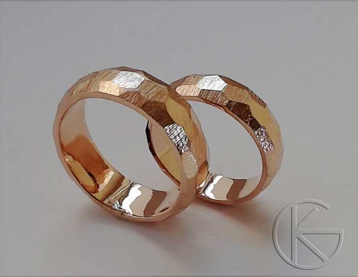 Kullast abielusõrmused