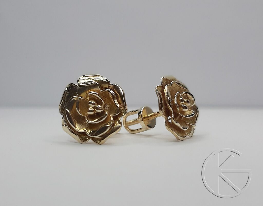 Kullast kõrvarõngad