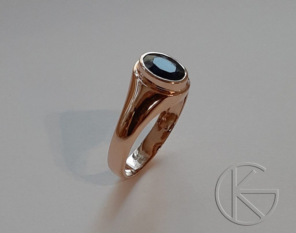 Kullast klotser safiiriga