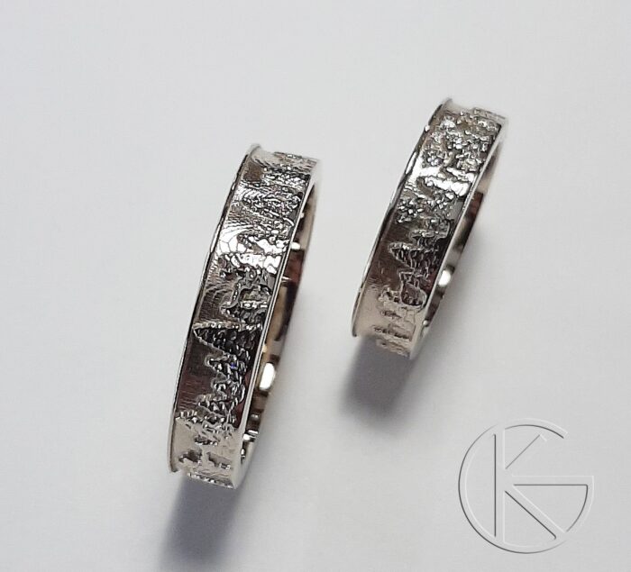 Valgest kullast sõrmused