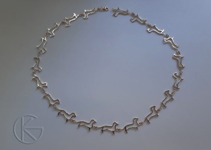 Kullast kaelakett - taksikoerad