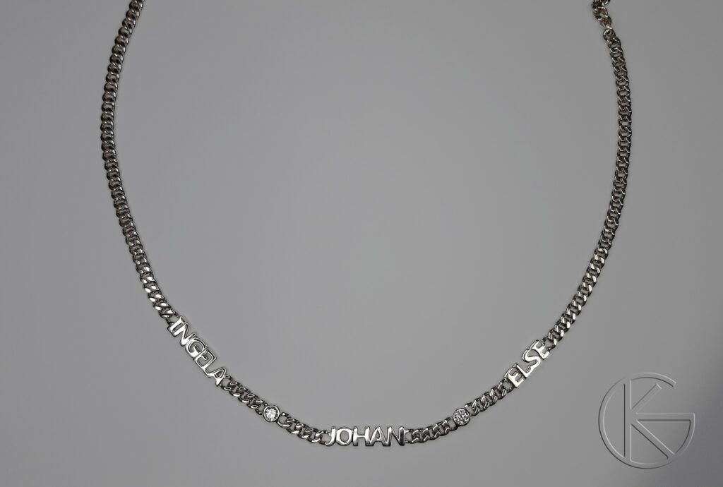 Valgest kullast kaelakett briljantidega