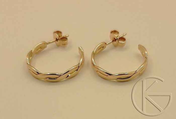 Kullast kõrvarõngad