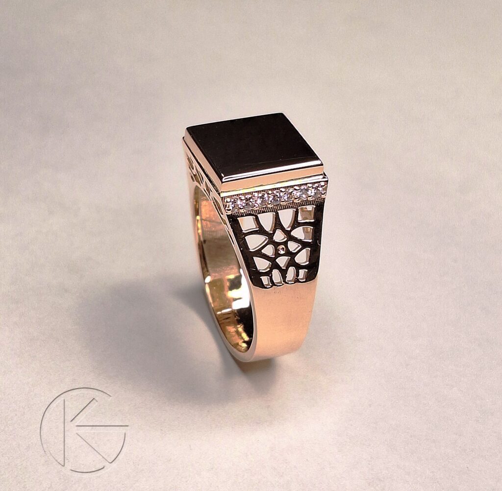 Kullast klotser tsirkoonidega