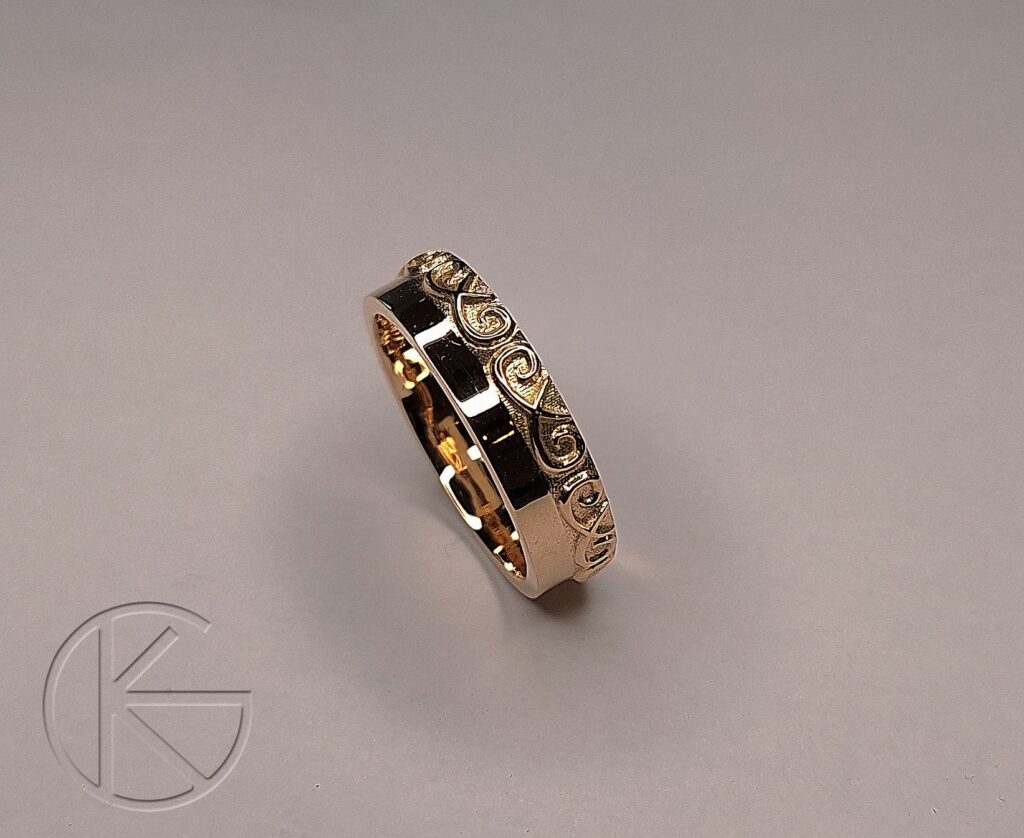 Kullast abielusõrmus