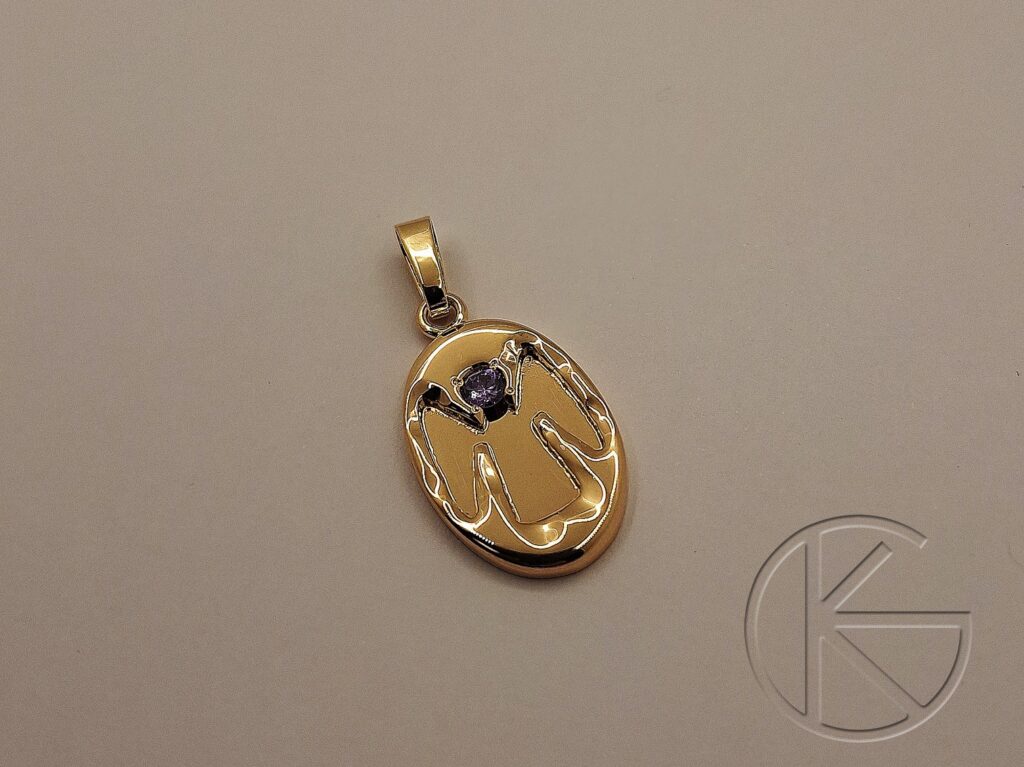 Kullast ripats ametüstiga