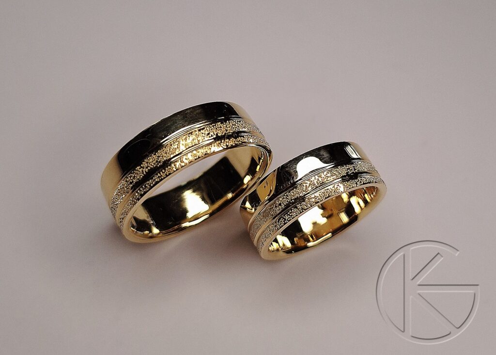 Kullast abielusõrmused