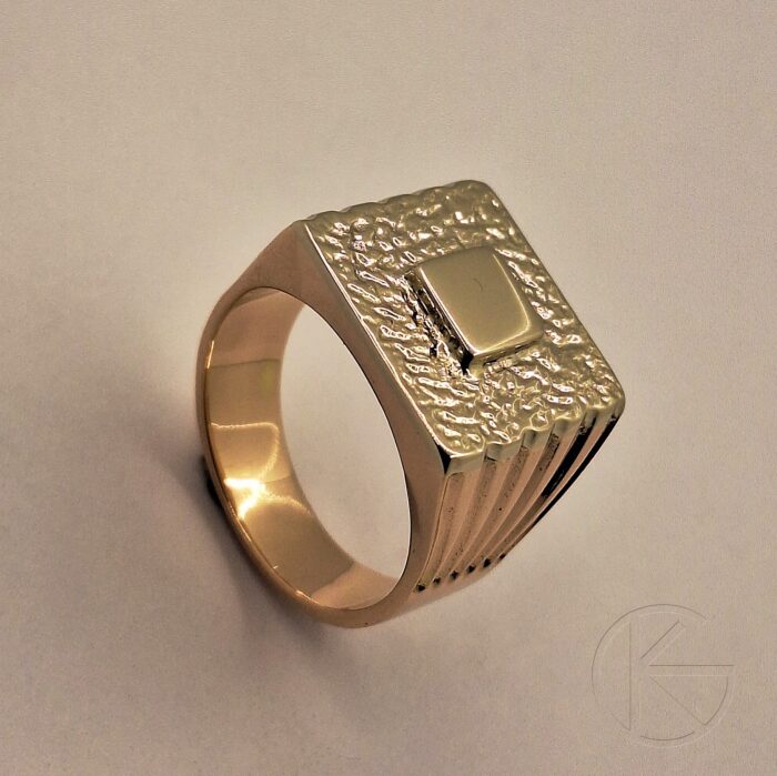 Kullast meeste klotser